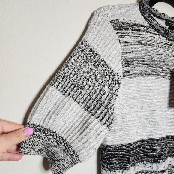NWT Halogen Faux Cashmere Grey Stripe Puff Sleeve Sweater Size Medium - Picture 4 of 15